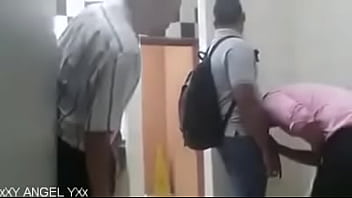 Parejita Gay Cachada Chupandose El Pene Mutuamente