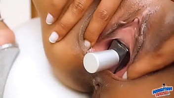 Incredible Body Latina! Inserting Perfum Bottle In Pussy!