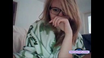 Amateur Teen Works Her Shaven Hole! [free Xxx Cam]