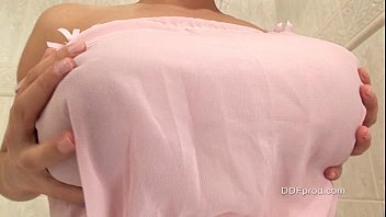 ⁣Jenny Mcclain - Milk Bath