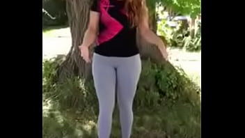 Latina Con Pantalon Vien Pegado Big Pussy