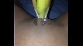 Esta Perra Metiéndose Un Platano