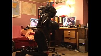 Roxina2009MaskedRetroGirl070309