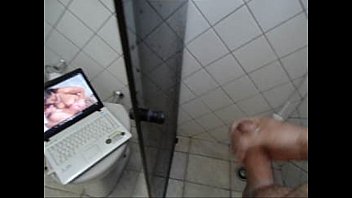 Punheta E Gozada O Banho