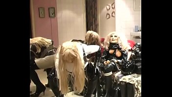 Roxina2007lovedollinwhitelatex030307xl