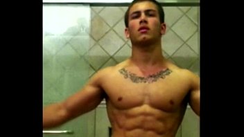 ⁣Youtuber Michael Hoffman Jerking Off In His Shower Flexing His Sexy Muscles!