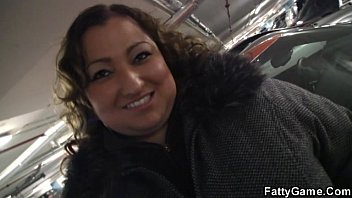 Fatty Seduces Skinny Guy In The Dance Studio