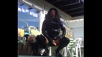 Roxina2004bikerbitchwithballs250904xl