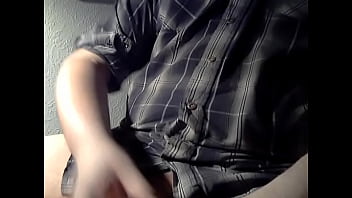 Masturbating With Huge Cumshot!! Watch It And Comment!!