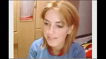 Loirinha Faz Strip E Se Masturba