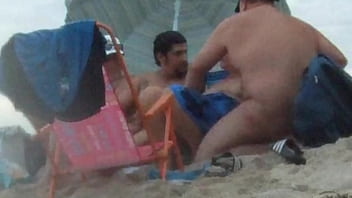 Wife, Beach, Strangers - Unknown - 2025 - Sexy - Session - Video 6099484