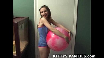 18yo Teen Kitty Throws Her First S. Party