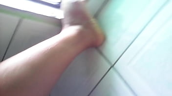 Acrobata En El Baño 1