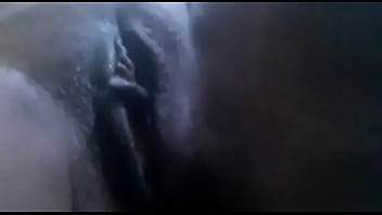 Luana Masturbando Buceta Meladinha