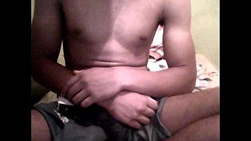 Moreno Dotado Exibe Seu Pirocão E Taca Uma Punheta Gostosa Na Webcan