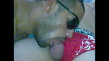 Puto Tomando Leite De Macho