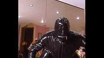 Roxina200xvacuumrubberslutxxl