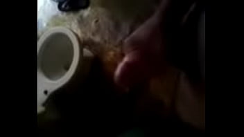 Pajita En El Bathroom.