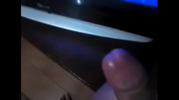 Putinha Da Tv Gozando