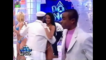 Delicious Blonde Dancing