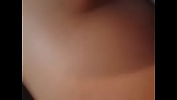 ⁣Cojiendo A Mi Vecina