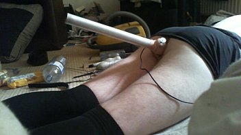 Pullingonskirtandpleadingfordestruction