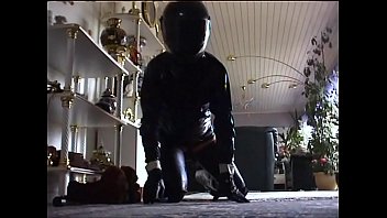 Roxina2000blackrubberridercumming060800