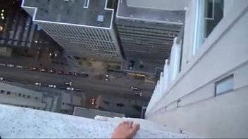 Haciendolo En La Cornisa