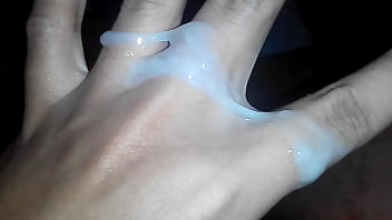 Budak Melayu Melancap Di Bilik Air