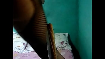 Dando O Cuzinho Para O Cabo Da Vassoura